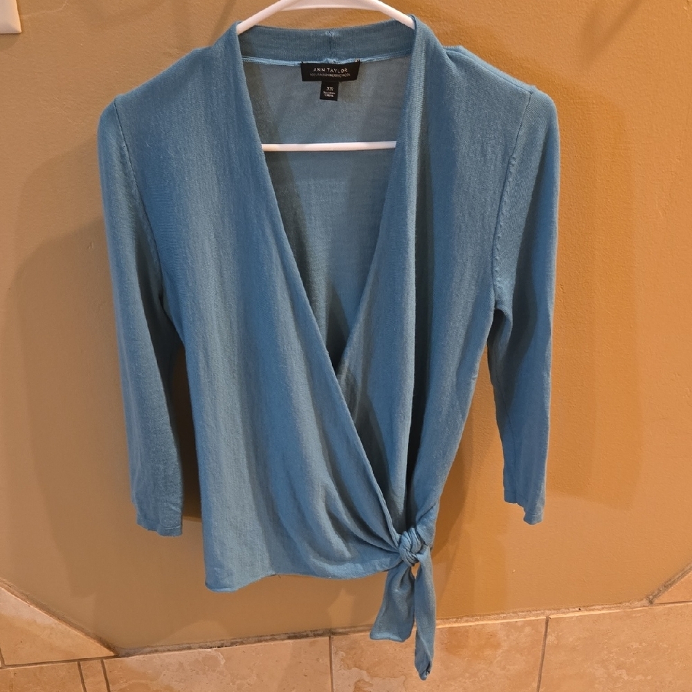 Women's Ann Taylor Italian Merino Wool Cardigan in Blue. Size XS.